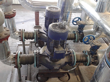 不銹鋼<a href=http://m.mingjiapipe.cn.cn target=_blank class=infotextkey>卡箍橡膠接頭</a>實(shí)物圖